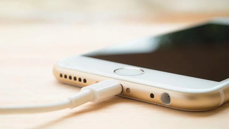 شارژ با کابل یا وایرلس !